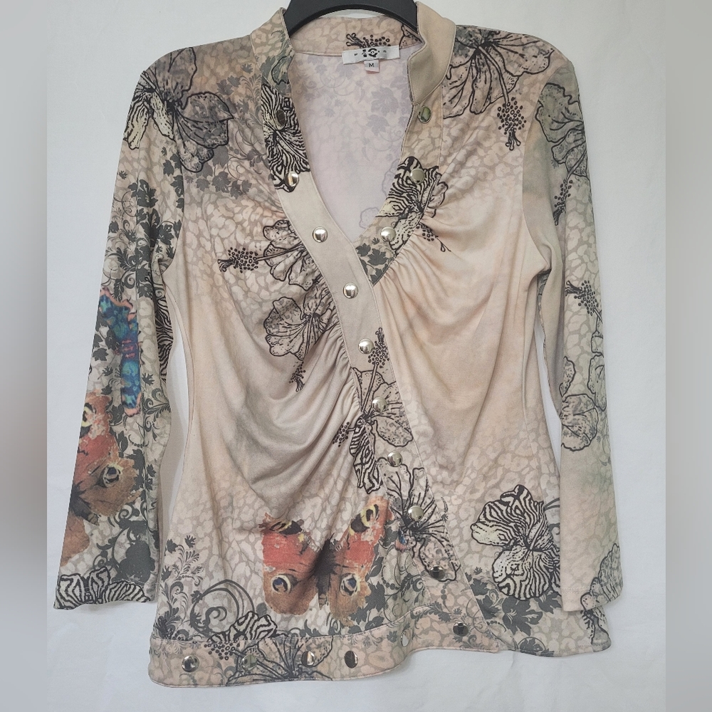 PARIS IQ Women's Floral and Butterfly Top Size Medium